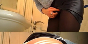WC 2667-2671 (Spying on women peeing in the restaurant WC)